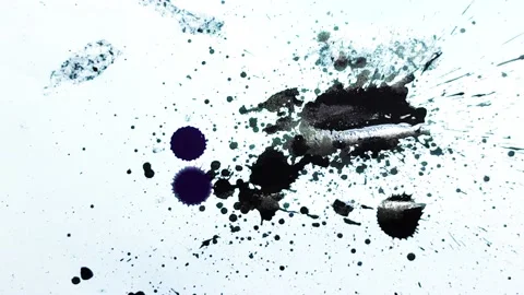 Liquid paint mixing artwork with splash and swirl Video stock 165159984