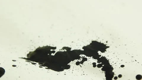 Liquid paint mixing artwork with splash and swirl Stock Footage 165163842