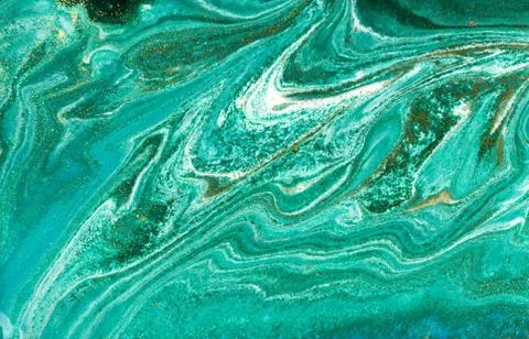 Liquid uneven green marbling pattern with golden glitter and glare of light Stock Illustration