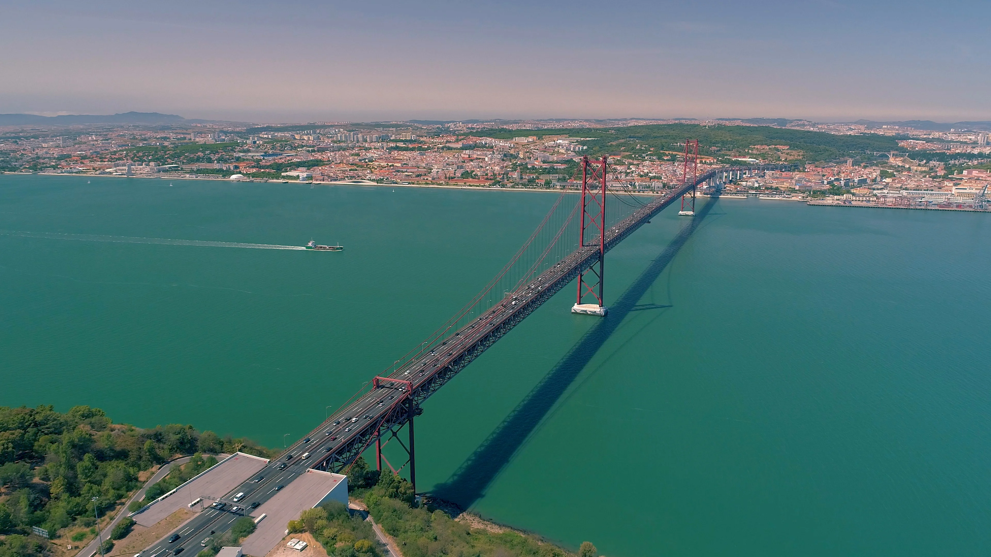 Ponte 25 de Abril, Lisbon, Portugal загрузить