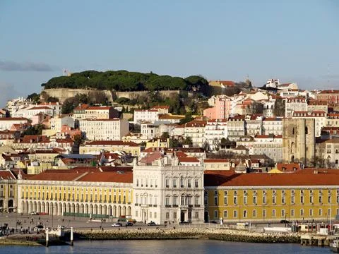 Lisbon. Praca do Comercio and St. George's Castle Foto stock
