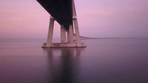 Lisbon Vasco da Gama Bridge in a beautiful Sunset 库存影片 196840212