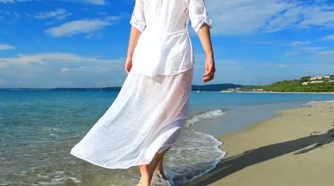 Listening to the waves Stock Footage 41997422