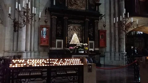 Lit Prayer Candles in Cologne Cathedral Interior, Germany Stock-Footage 336579018