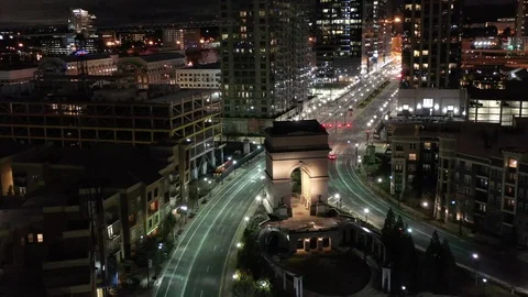 Lit triumphal arch monument at night above Atlanta, Georgia Stock-Footage 104633850
