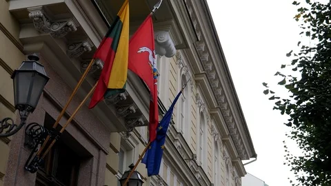 Lithuanian and EU flags on old building Vídeo Stock 108715787