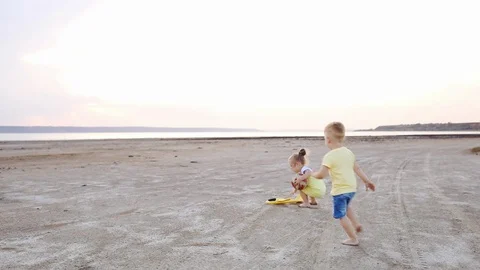 Planes Girl Stock Videos – Royalty-Free HD & 4K Videos | Pond5