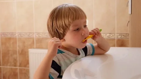 Little boy Cleaning his teeth Stock-Footage 88322751