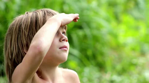 Little boy looking to the sky Stock-Footage 25693173