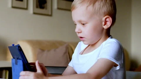 Little boy Playing with Tablet PC 스톡 동영상 90368305