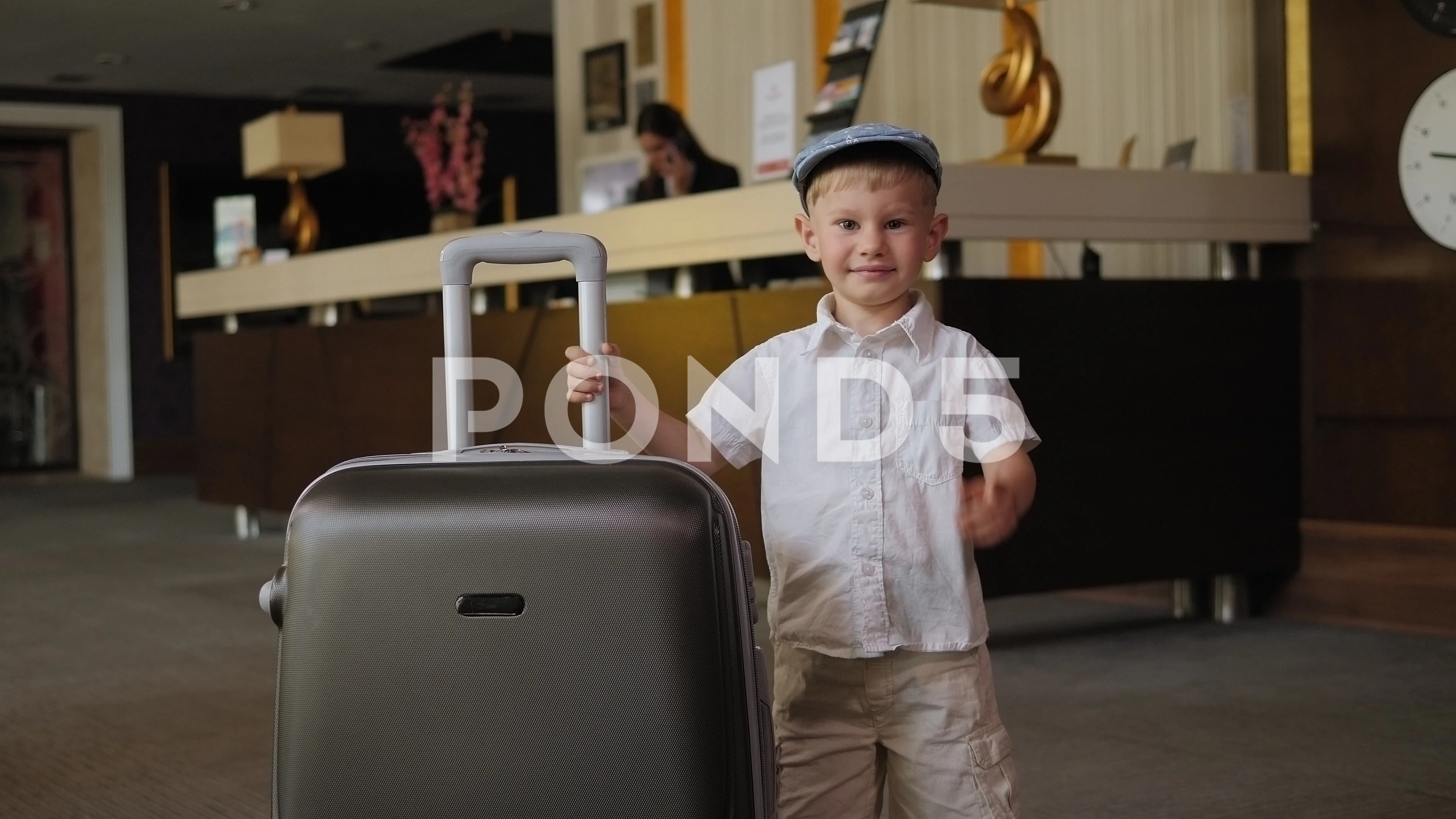 Little discount boy suitcase