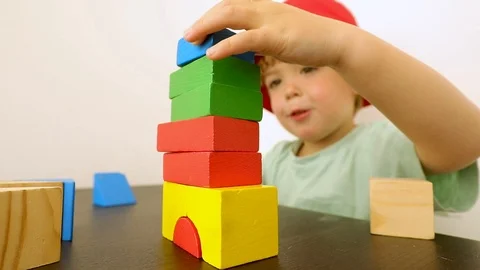 Little child playing with blocks Video stock 109098647