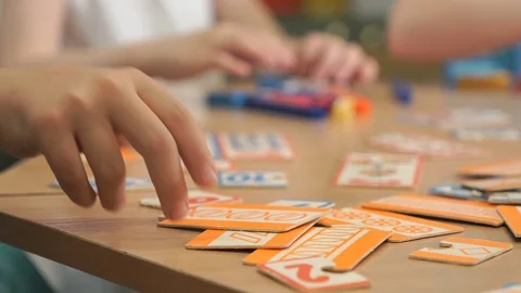 Little children playing in developing game Vídeo Stock 81005951