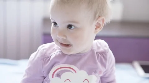 Little girl clapping Video stock 77350682