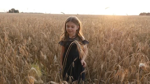 Little girl! Stock Footage 113276945