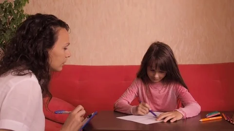 A little girl from a psychologist. Stock Footage