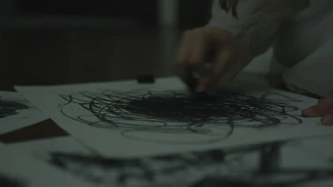 Little Girl Scribbles Quickly 스톡 동영상 208748135