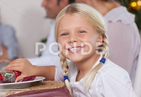 Little girl smiling at christmas Stock-Fotos