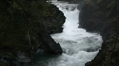 Little Qualicum Lower Falls 스톡 동영상 10735926