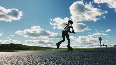 Little Rollerblading Vídeo Stock 86565932