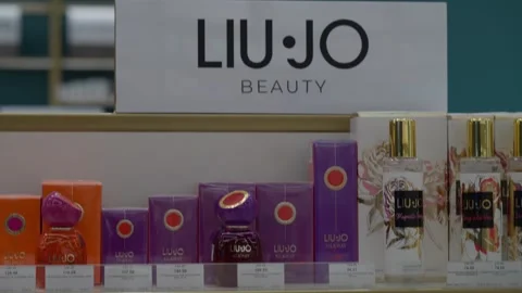 LIU JO perfume on store shelf. Minsk, Belarus - May 29, 2026 Vidéo 336218859