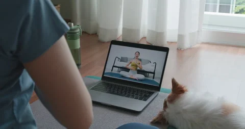 Live stream virtual yoga video online learn on social media network. 스톡 동영상 160375220