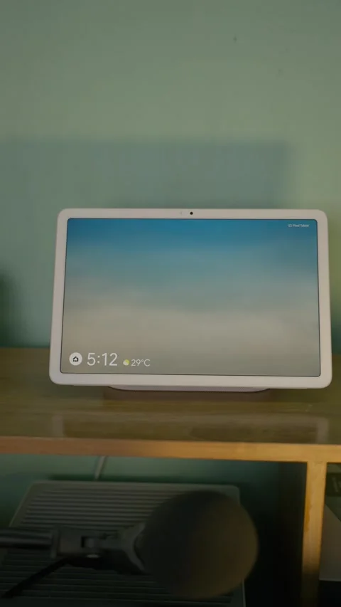 Live watch face on google pixel tablet 2 Stock Footage 263425337