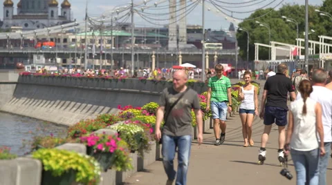 Lively promenade Stock Footage 41156542