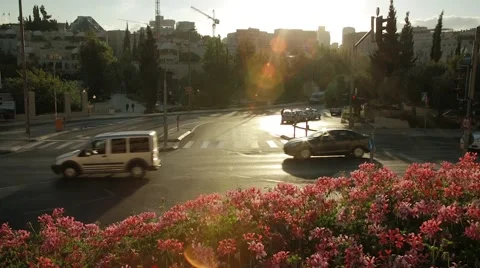 Lively street at sunset Vídeos de archivo 52231637