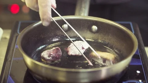 The liver frying on the pan. Video stock 84678894