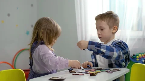 Lives have fun playing games for the development of logic in kindergarten Video stock 244664705