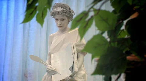 Living sculpture Stock Footage 3376033