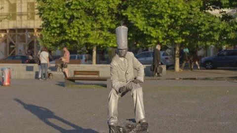 Living statue in a city Stock Footage 100367207