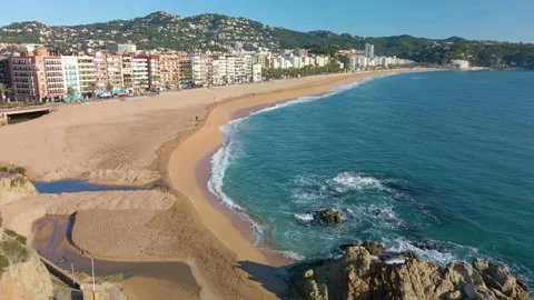 Lloret de mar mediterranean beach paradisiaca turquoise blue waters no Vídeo Stock 144865981