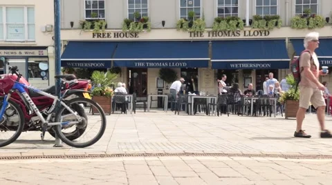 Lloyds (Wetherspoons) in Market Square, Warwick, Warwickshire, UK Stock Footage 65817595