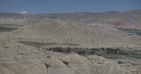 LM044 Video stock 327458031