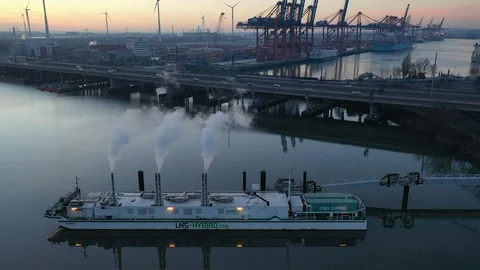 LNG Hybrid Barge Video stock 101461761