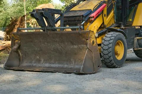 Load bucket of construction bulldozer for work Stockfoto's