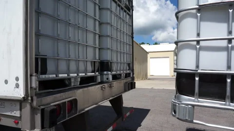 Load of empty toats 動画素材 42115512