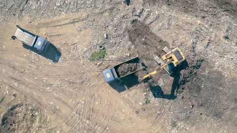 Load ground into a truck Stock Footage 134643162