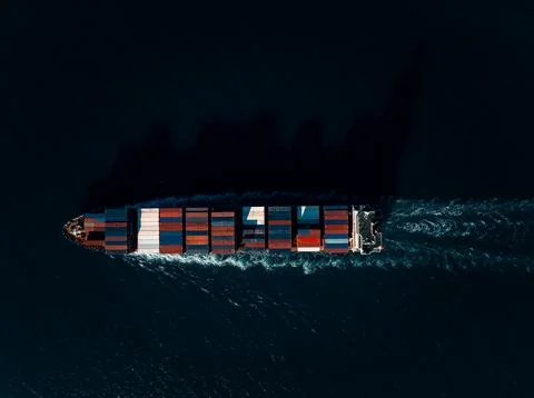 Loaded Cargo Container Ship Navigating Open Ocean Waters Off Si Racha Chon .. 스톡 사진