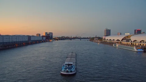 Loaded Ship passing the River at Late Evening in Ludwigshafen Видео 120554264