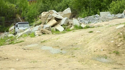 Loaded Truck in the quarry 스톡 동영상 71379147