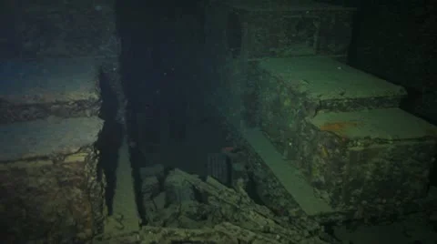 Loaded trucks at the war ship wreck Thistlegorm Видео 22637680