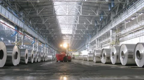 Loader distributes aluminum rolls in shop on rolling mill Vídeo Stock 11549108