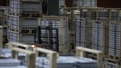 Loader transport container with heating radiator in warehouse of modern plant 스톡 동영상 95982194