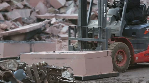 Loader transports the mold sandy 스톡 동영상 61600955