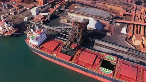 Loading coal on a bulk carrier, Australia 動画素材 169208963
