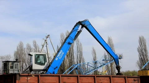 Loading depot Video stock 738113