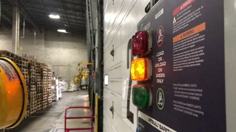 Loading Dock Saftey Lights on Garage Doors Video stock 239089848